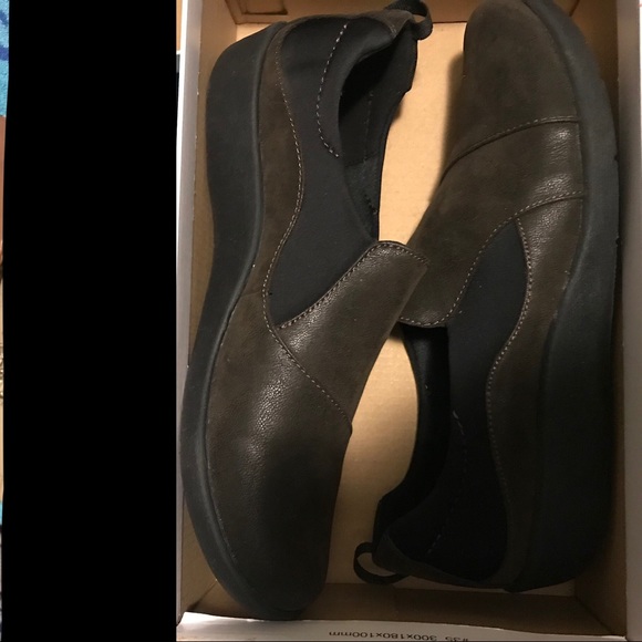 Clark’s Chocolate Brown Casual Leather Shoe - Picture 1 of 7